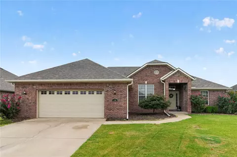 1362 Shook Dr, Cave Springs, AR 72718