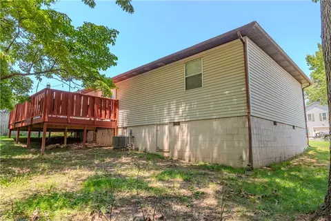Exterior - 3702 Shields Dr, Harrison, AR 72601 photo 3 of 4