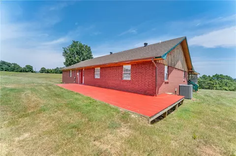 Exterior - 4923 Wire Rd, Ozark, AR 72949 photo 8 of 12