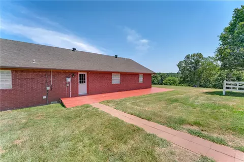 Exterior - 4923 Wire Rd, Ozark, AR 72949 photo 9 of 12