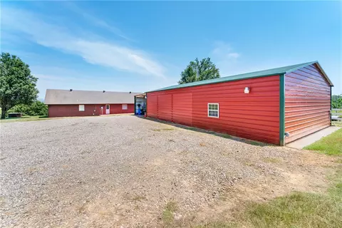 Exterior - 4923 Wire Rd, Ozark, AR 72949 photo 10 of 12
