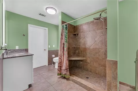 Bath - 4923 Wire Rd, Ozark, AR 72949 photo 3 of 4