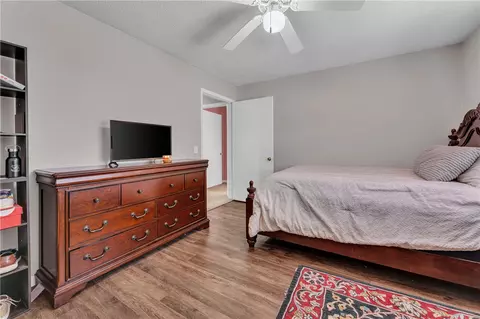 Bedroom - 4923 Wire Rd, Ozark, AR 72949 photo 4 of 8