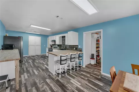 Kitchen - 4923 Wire Rd, Ozark, AR 72949 photo 3 of 3
