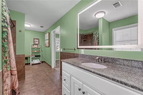 Bath - 4923 Wire Rd, Ozark, AR 72949 photo 1 of 4