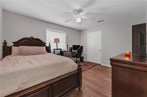 Bedroom - 4923 Wire Rd, Ozark, AR 72949 photo 3 of 8