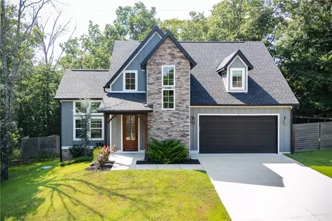 2 Rettendon Ln, Bella Vista, AR 72714