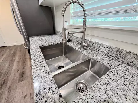 Kitchen - 618 Beverly Dr, Harrison, AR 72601 photo 2 of 4