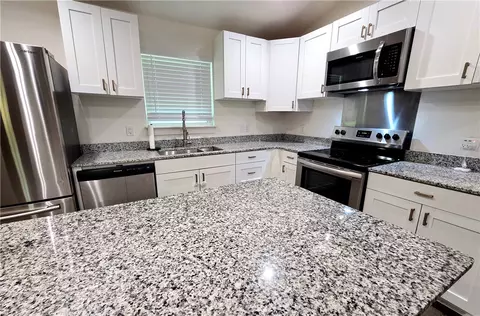 Kitchen - 618 Beverly Dr, Harrison, AR 72601 photo 4 of 4