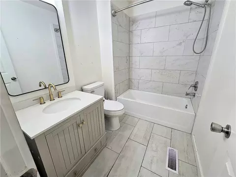 Bath - 618 Beverly Dr, Harrison, AR 72601 photo 1 of 1