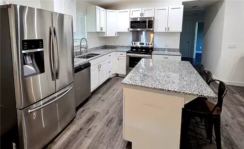 Kitchen - 618 Beverly Dr, Harrison, AR 72601 photo 3 of 4