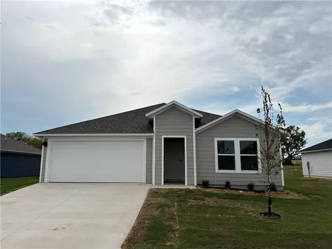 550 Riggs St, Prairie Grove, AR 72753