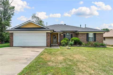1704 S 22nd St, Rogers, AR 72758