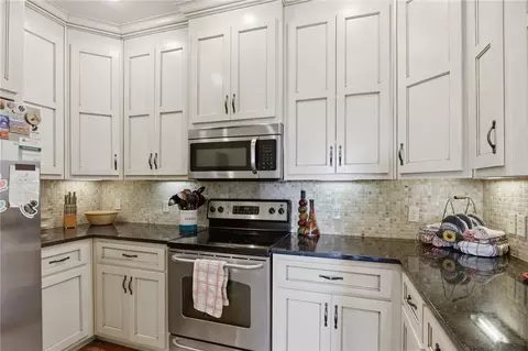 Kitchen - 1607 Park St, Lowell, AR 72745 photo 2 of 2