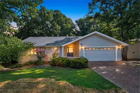 4 Brecknock Dr, Bella Vista, AR 72714