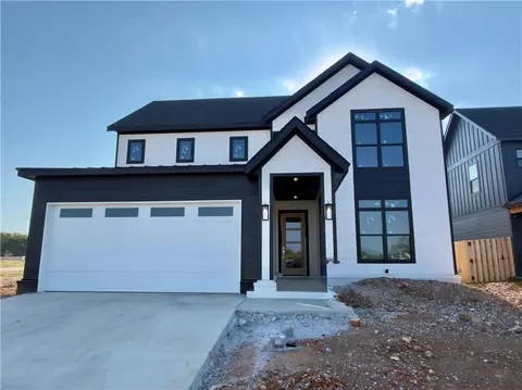 6103 S 41st St, Rogers, AR 72758