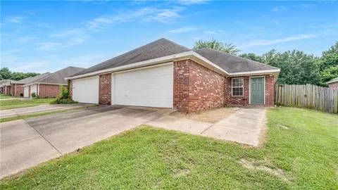 99 N 101 N Dakota Trl, Farmington, AR 72730