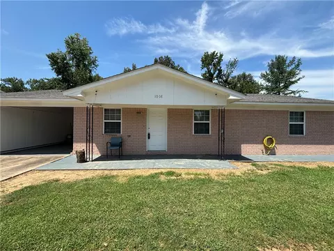 1008 S Muskogee Ave, Russellville, AR 72801