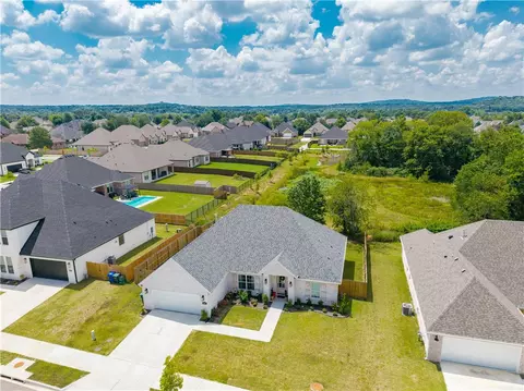 3503 E Lexus Dr, Fayetteville, AR 72764