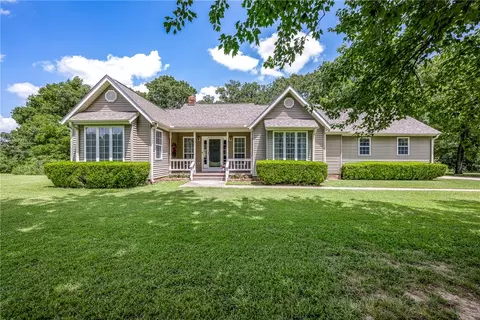 13946 Fairmount Rd, Siloam Springs, AR 72761
