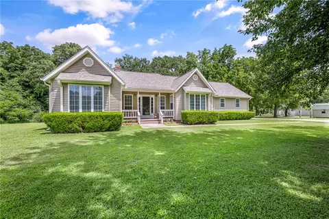 13946 Fairmount Rd, Siloam Springs, AR 72761