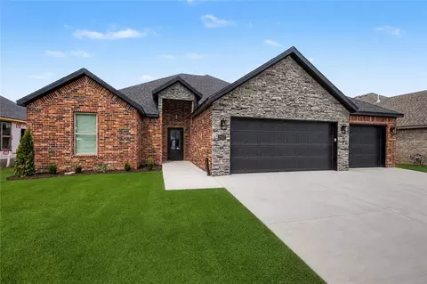 2102 N Dagan St, Siloam Springs, AR 72761