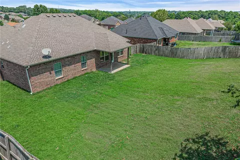 View/Area - 450 Beasley Dr, Centerton, AR 72719 photo 7 of 8