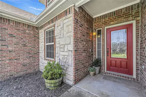 Entry Way - 450 Beasley Dr, Centerton, AR 72719 photo 2 of 5
