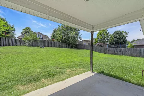 Exterior - 450 Beasley Dr, Centerton, AR 72719 photo 3 of 4
