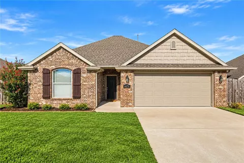 4678 W Croft Dr, Fayetteville, AR 72704