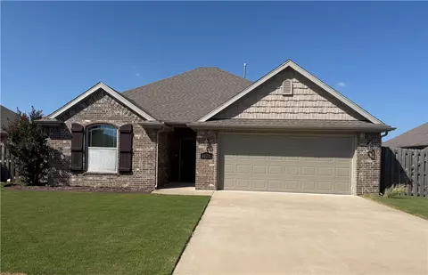 4678 W Croft Dr, Fayetteville, AR 72704
