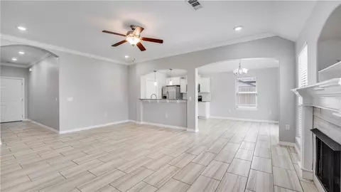 Living - 910 Sassafras Ln, Centerton, AR 72719 photo 1 of 3