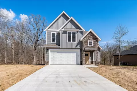 19 Kirkcudbright Ln, Bella Vista, AR 72715
