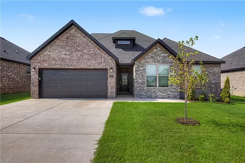 6801 SW Orange Ave, Bentonville, AR 72713