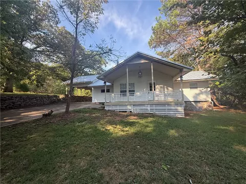 419 Center St, Winslow, AR 72959