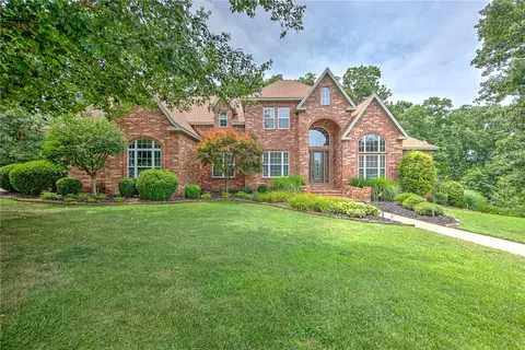 219 Ridgefield St, Bentonville, AR 72712