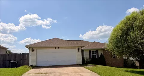 215 Elizabeth, Huntsville, AR 72740