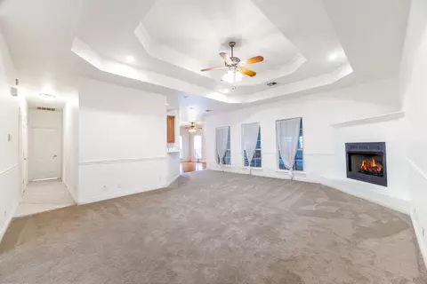 Living - 12842 Ruby Rd, Farmington, AR 72730 photo 2 of 4