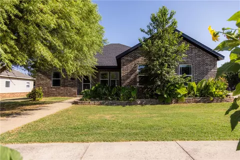 603 Teri Dr, Siloam Springs, AR 72761