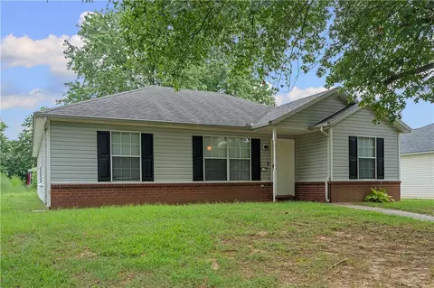 5677 Fountain St, Fayetteville, AR 72704