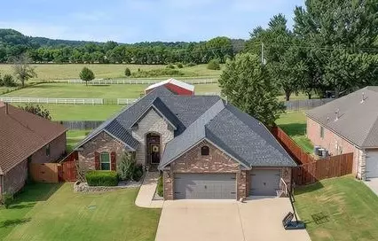 201 Pebble Beach Dr, Cave Springs, AR 72718