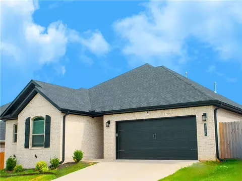 5805 SW Macasin Ave, Bentonville, AR 72713