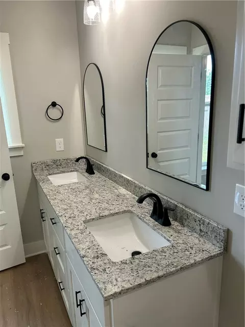 Bath - 75 Snyder Springs Cir, Watts, OK 74964 photo 1 of 4