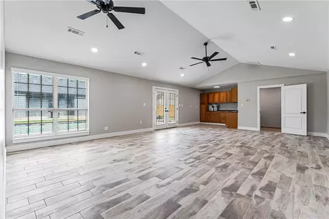 Living - 607 6th Ave, Gravette, AR 72736 photo 4 of 4