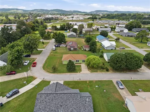 View/Area - 304 Estates Dr, Green Forest, AR 72638 photo 2 of 9