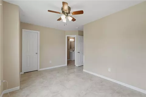 Bedroom - 304 Estates Dr, Green Forest, AR 72638 photo 2 of 3