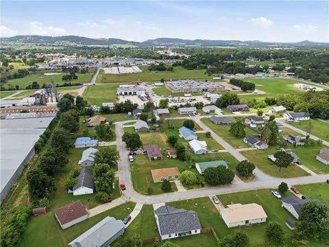 View/Area - 304 Estates Dr, Green Forest, AR 72638 photo 7 of 9