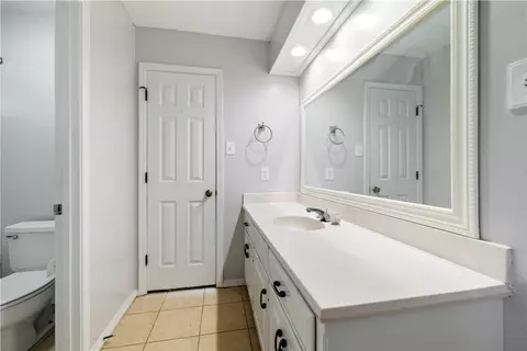 Bath - 9005 Copper Oaks Ln, Fort Smith, AR 72903 photo 8 of 10