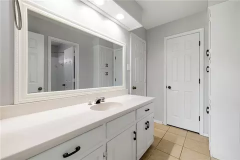 Bath - 9005 Copper Oaks Ln, Fort Smith, AR 72903 photo 7 of 10