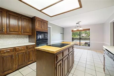 Kitchen - 9005 Copper Oaks Ln, Fort Smith, AR 72903 photo 6 of 7